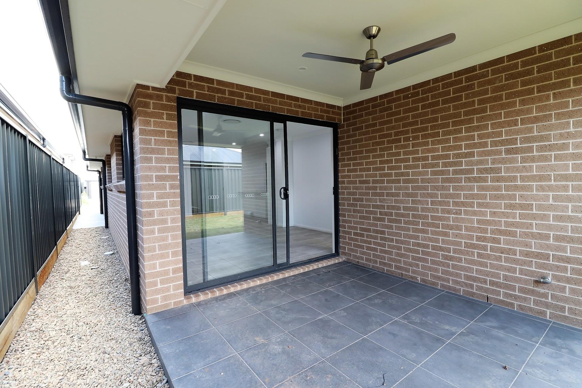 11b Golden Wattle Ave, Gregory Hills, NSW 2557