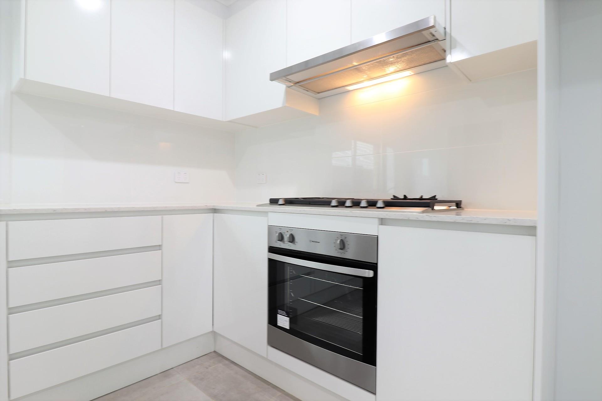 11b Golden Wattle Ave, Gregory Hills, NSW 2557