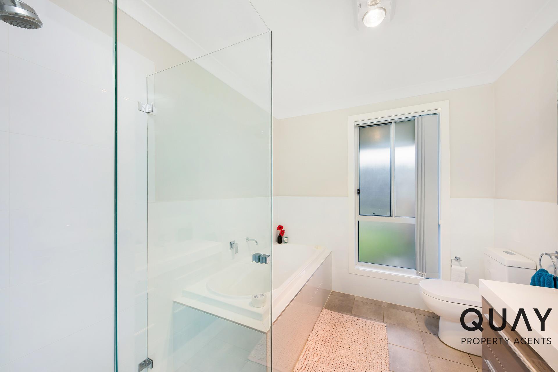 158 Lakeside Pde, Jordan Springs, NSW 2747