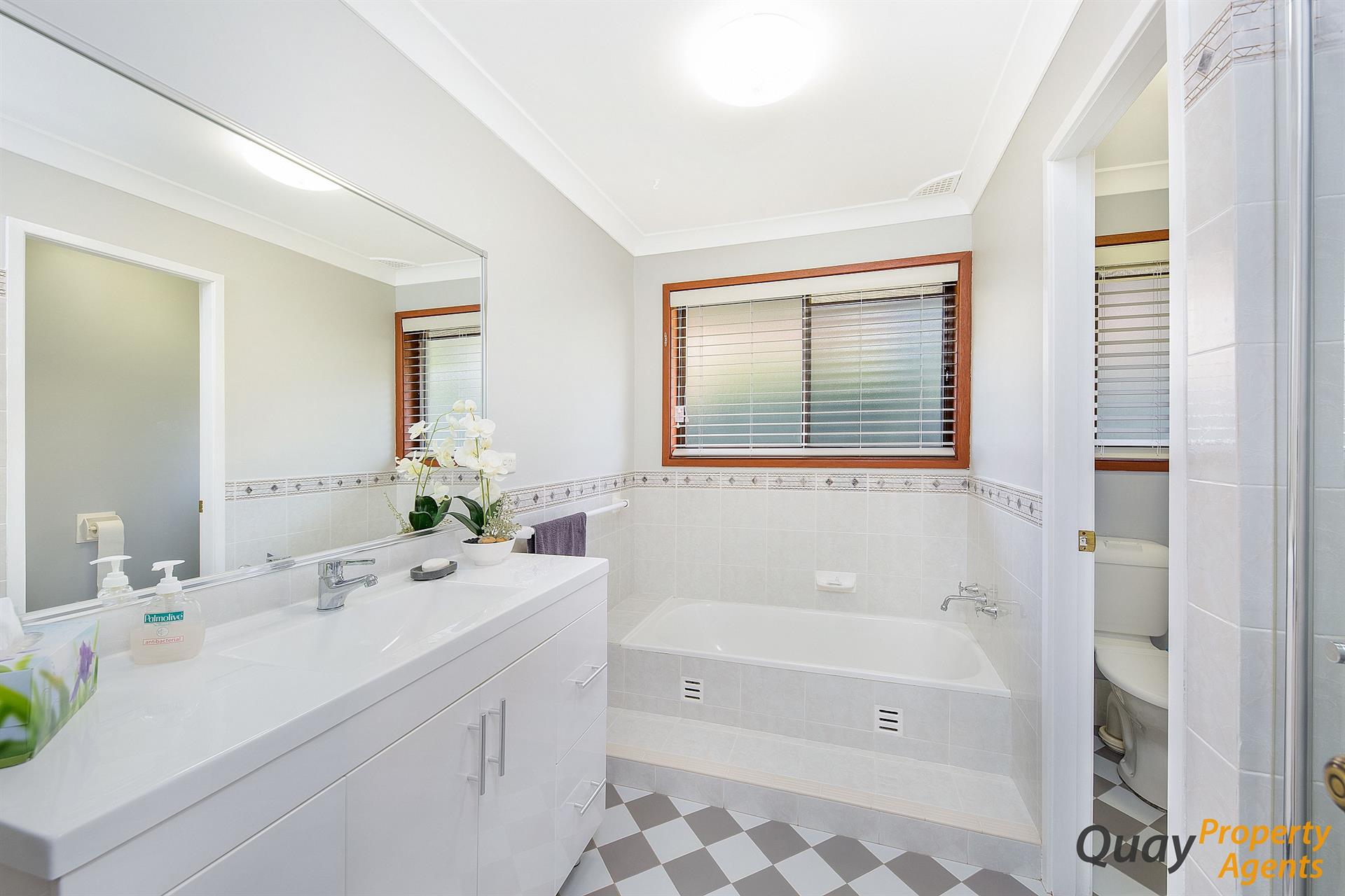 26 Griffiths Ave, Camden South, NSW 2570