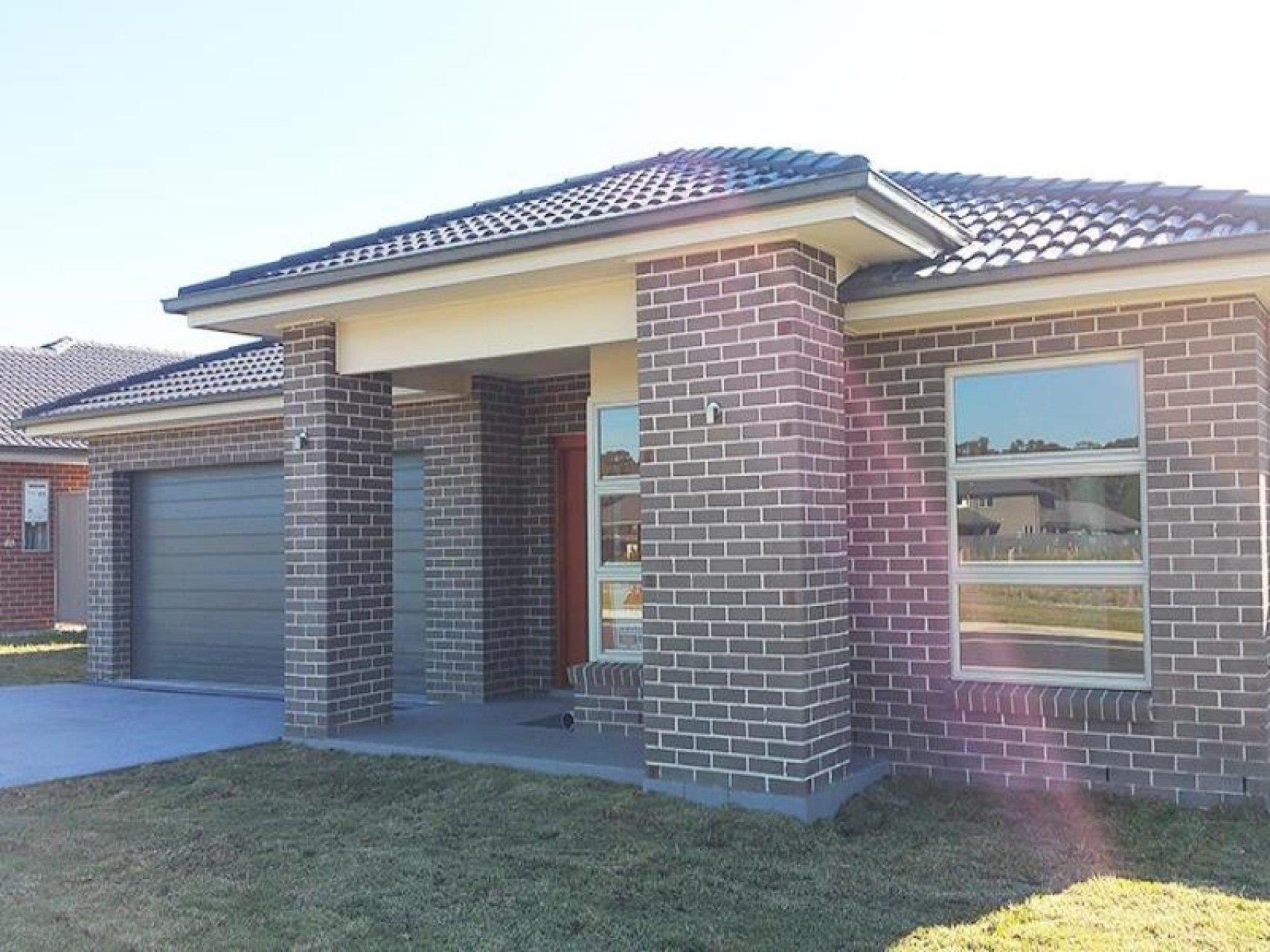 152 Lakeside Pde, Jordan Springs, NSW 2747