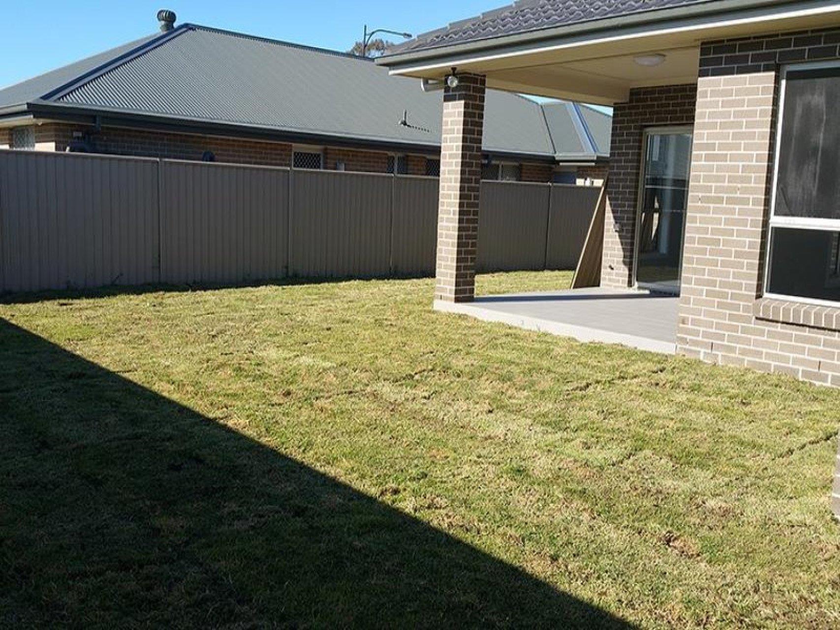 152 Lakeside Pde, Jordan Springs, NSW 2747