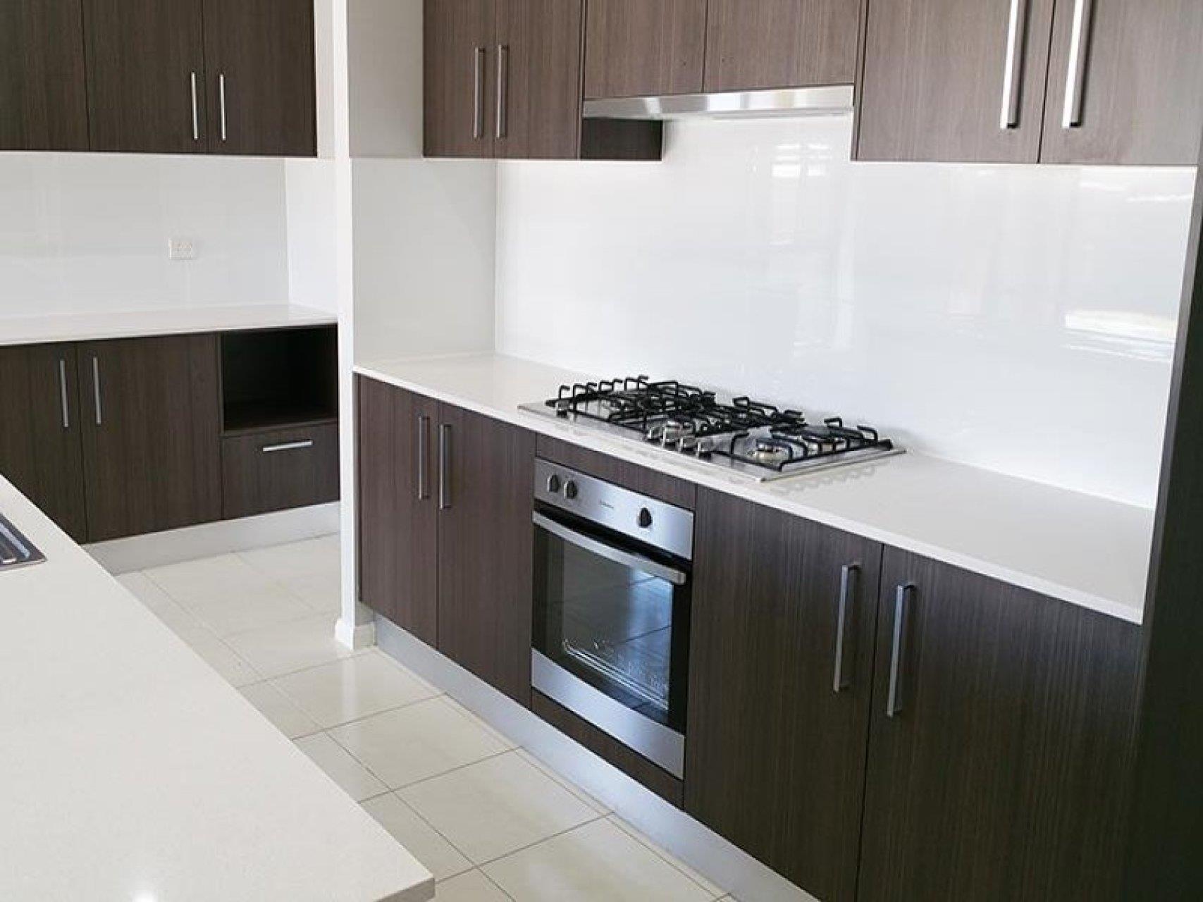 152 Lakeside Pde, Jordan Springs, NSW 2747