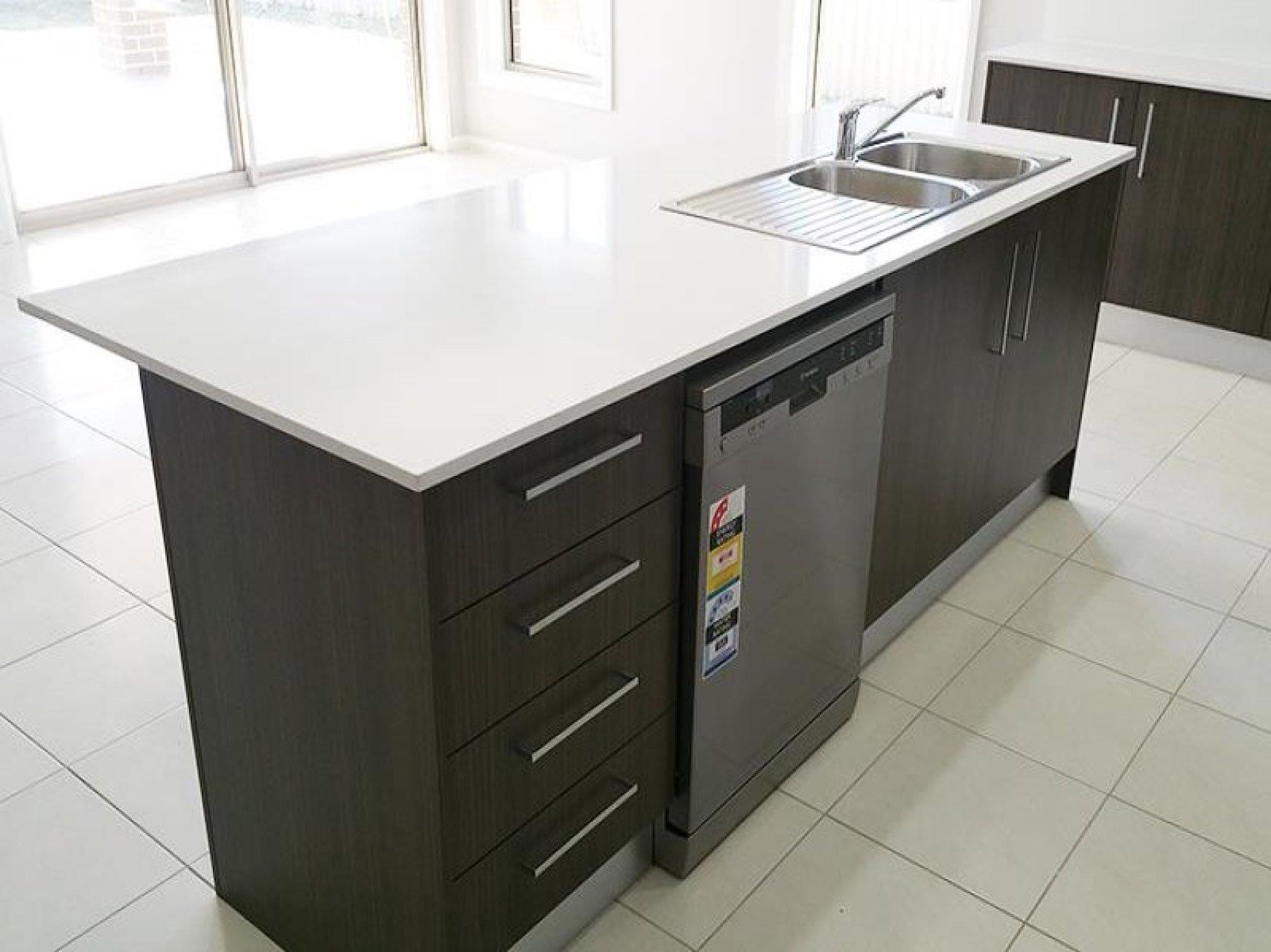 152 Lakeside Pde, Jordan Springs, NSW 2747