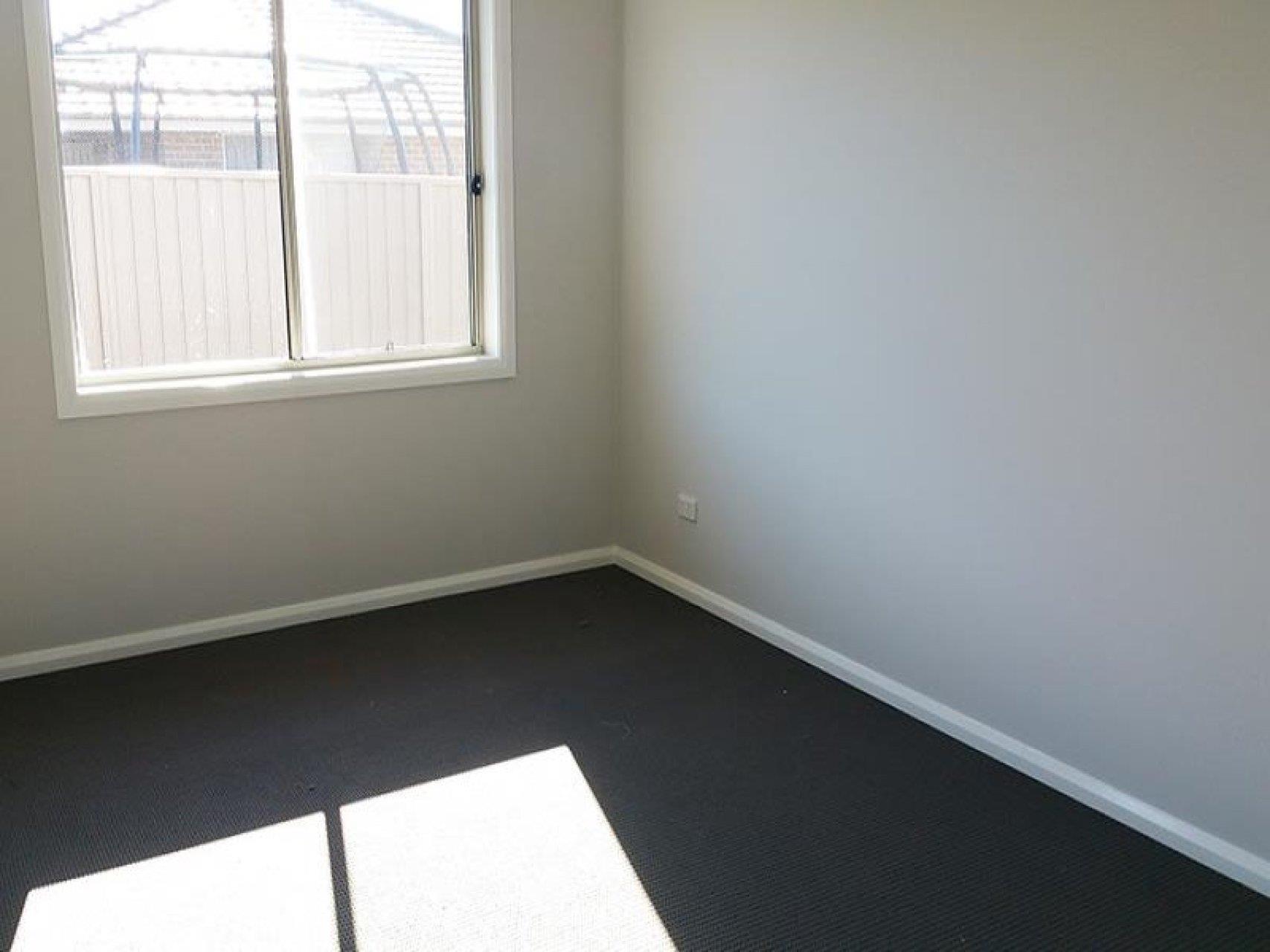 152 Lakeside Pde, Jordan Springs, NSW 2747