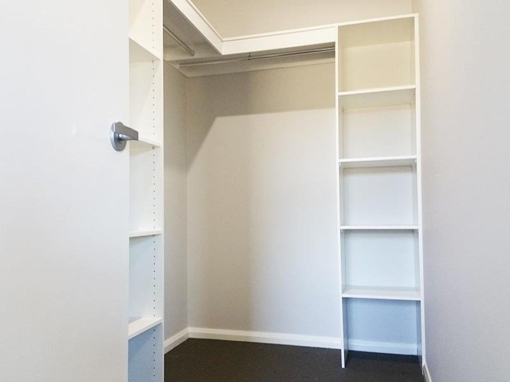 152 Lakeside Pde, Jordan Springs, NSW 2747