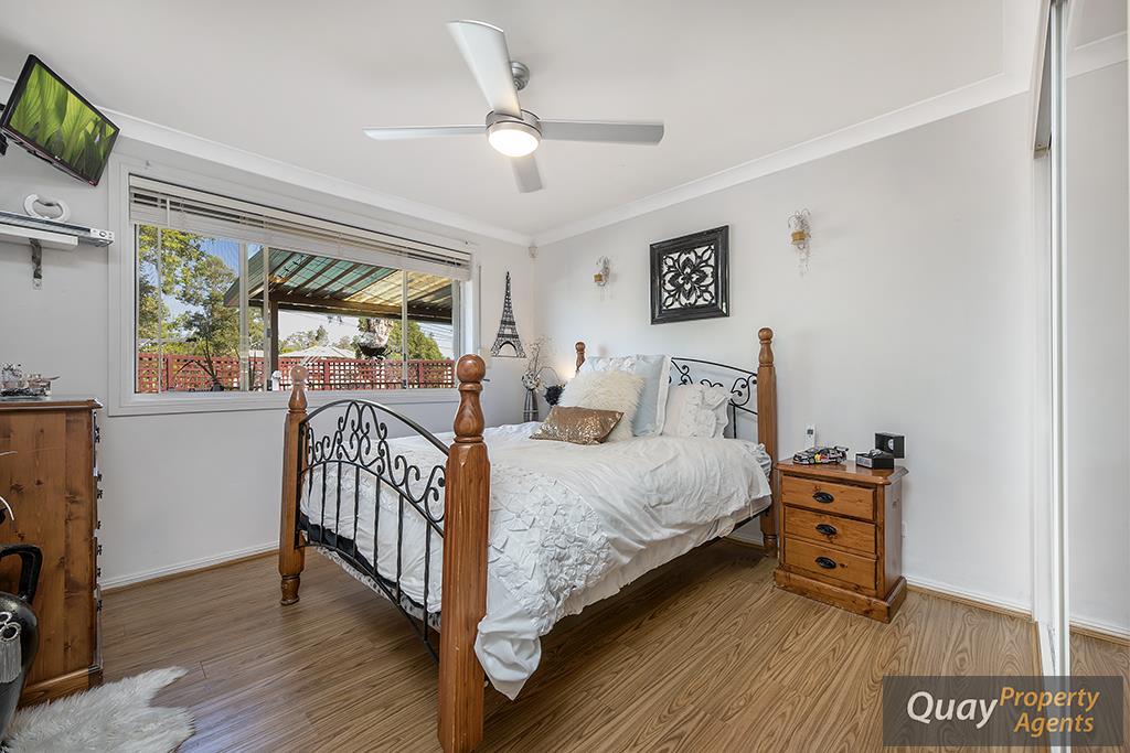 5a Walgett Cl, Hinchinbrook, NSW 2168