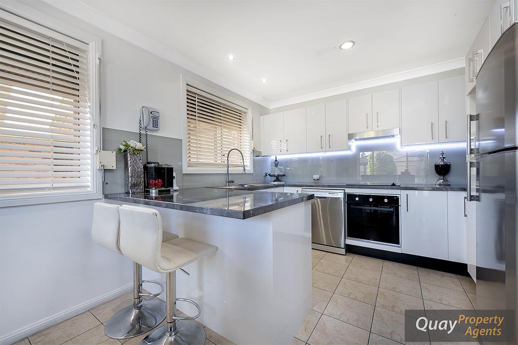 5a Walgett Cl, Hinchinbrook, NSW 2168