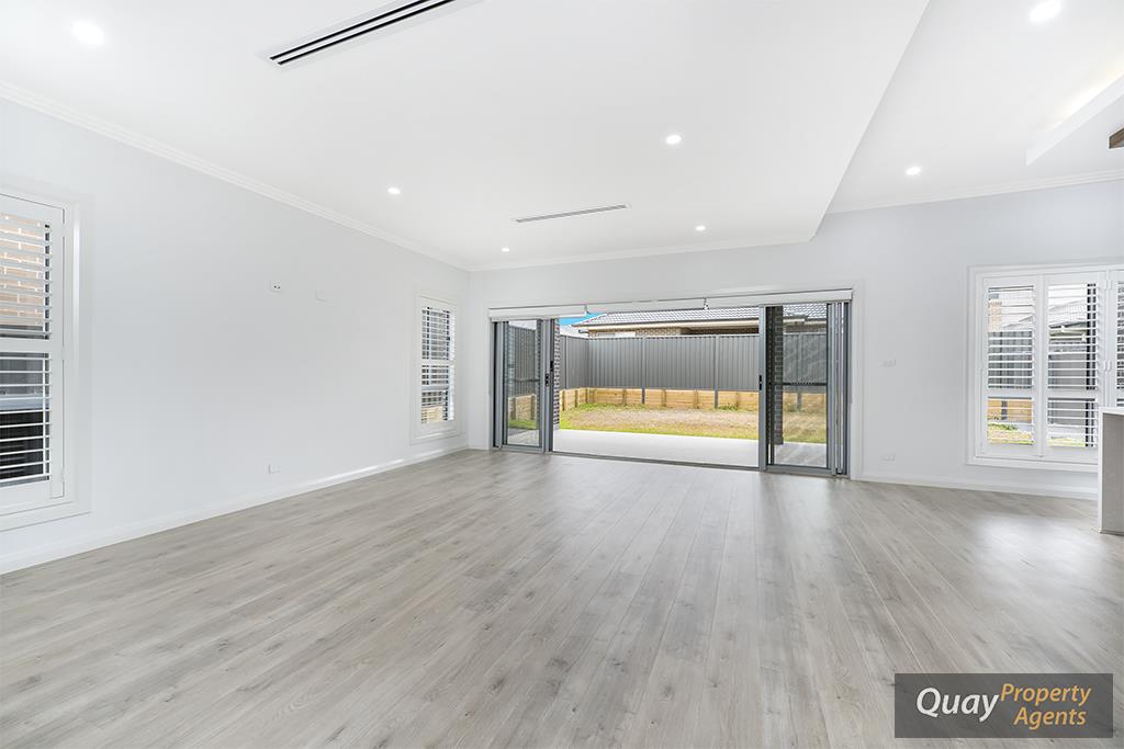 7 Cumberland Rd, Gregory Hills, NSW 2557