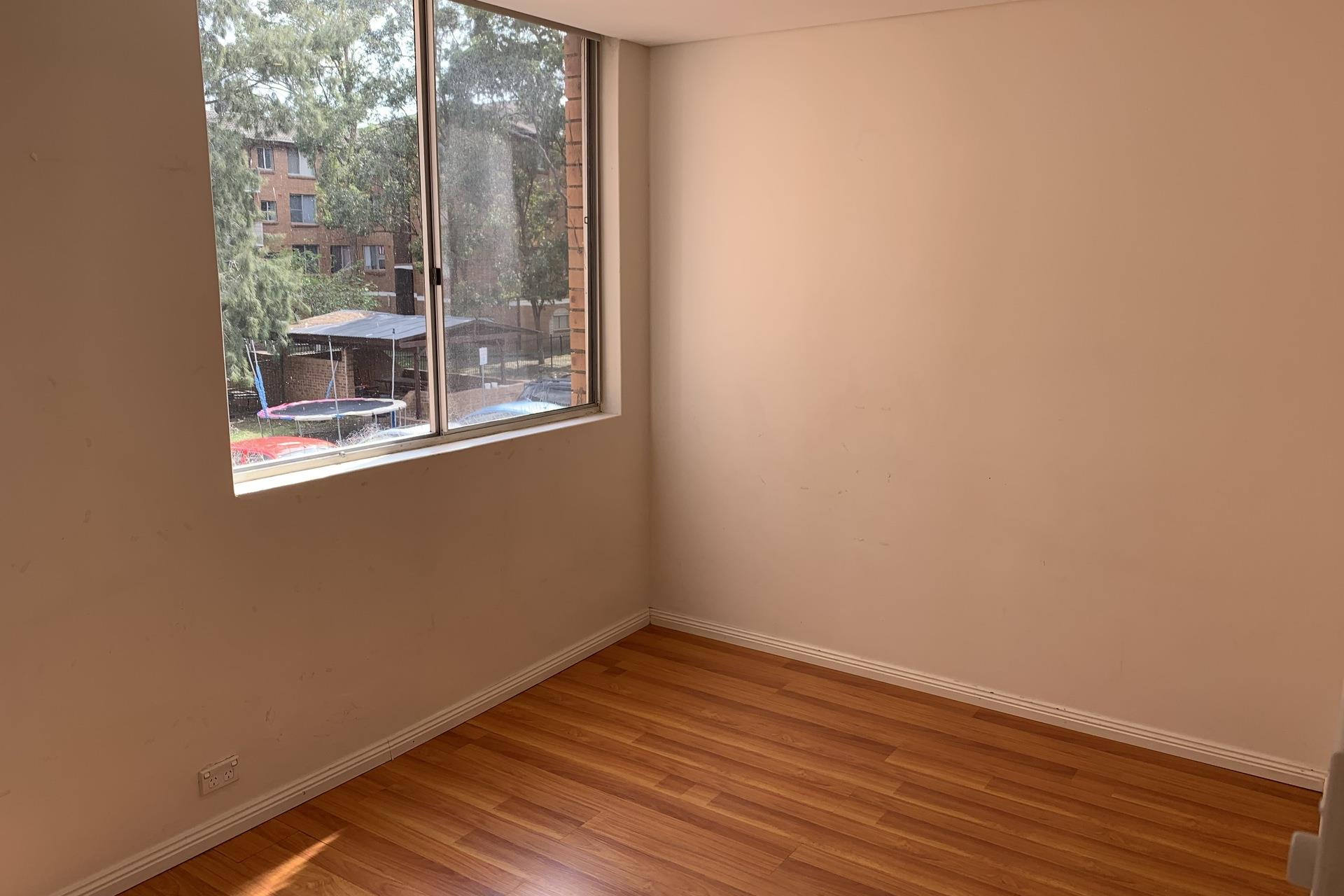 1/2 Beale St, Liverpool, NSW 2170