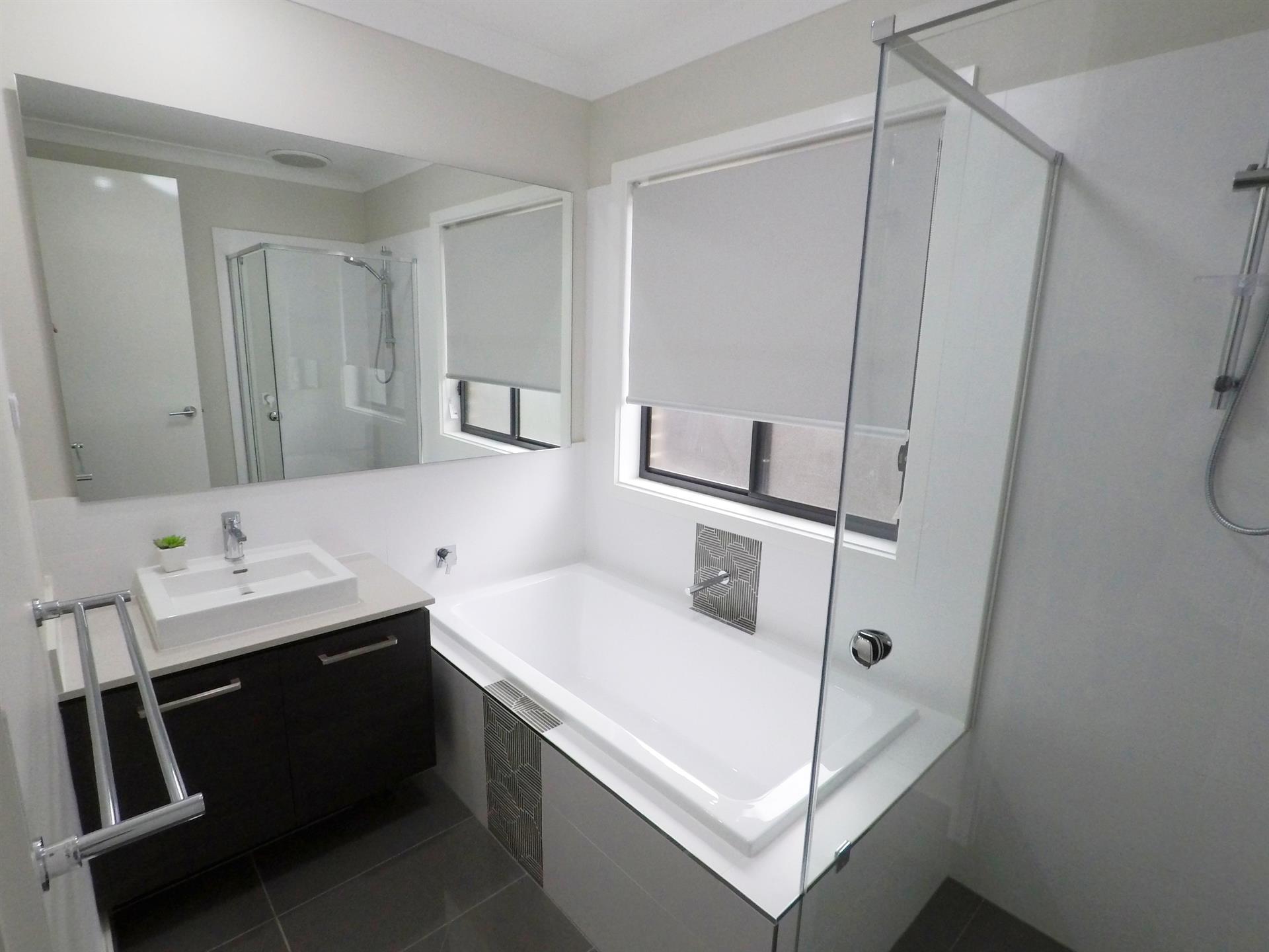 52 Law Cres, Oran Park, NSW 2570