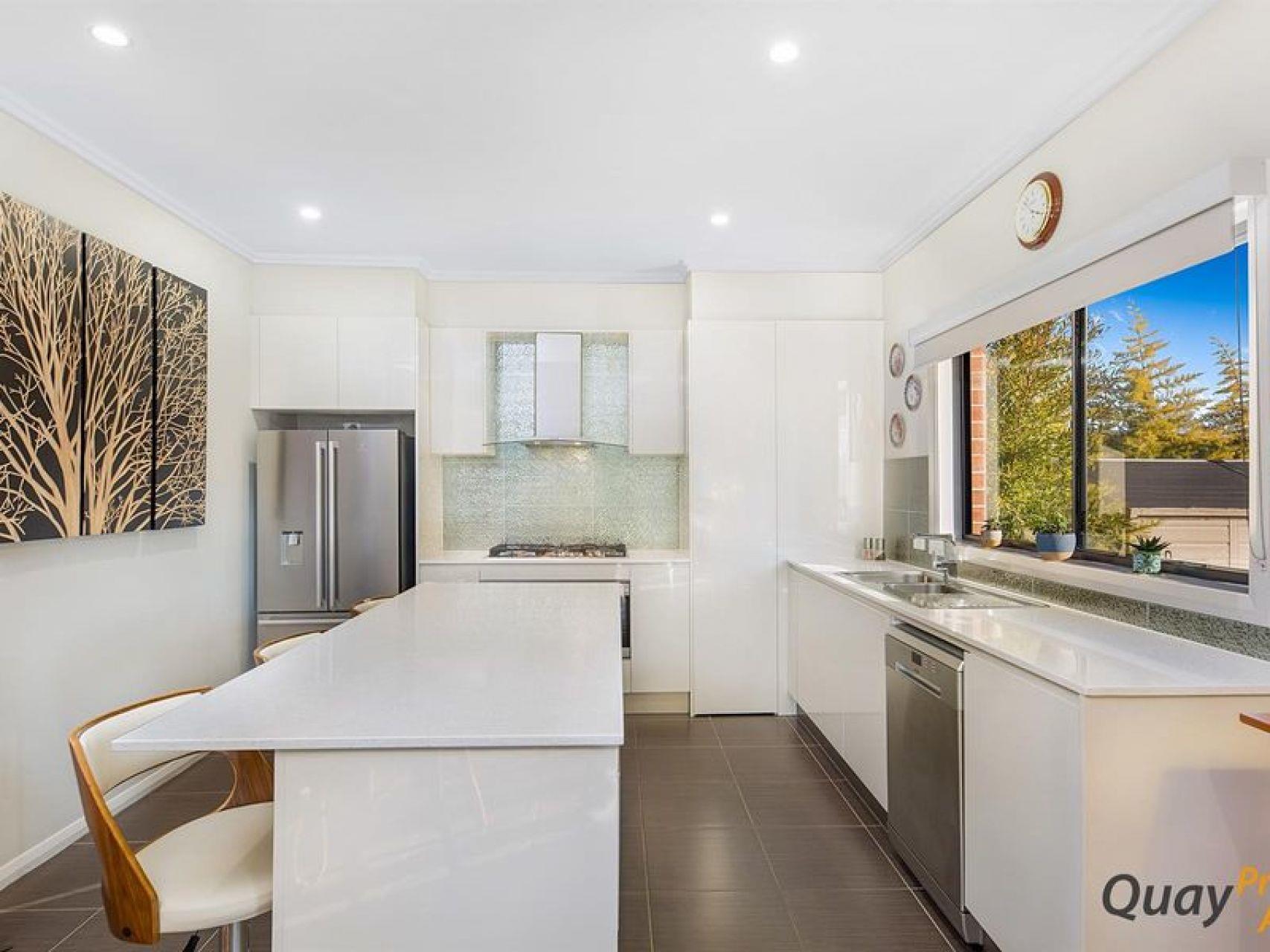 8 Winn Gr, Camden, NSW 2570