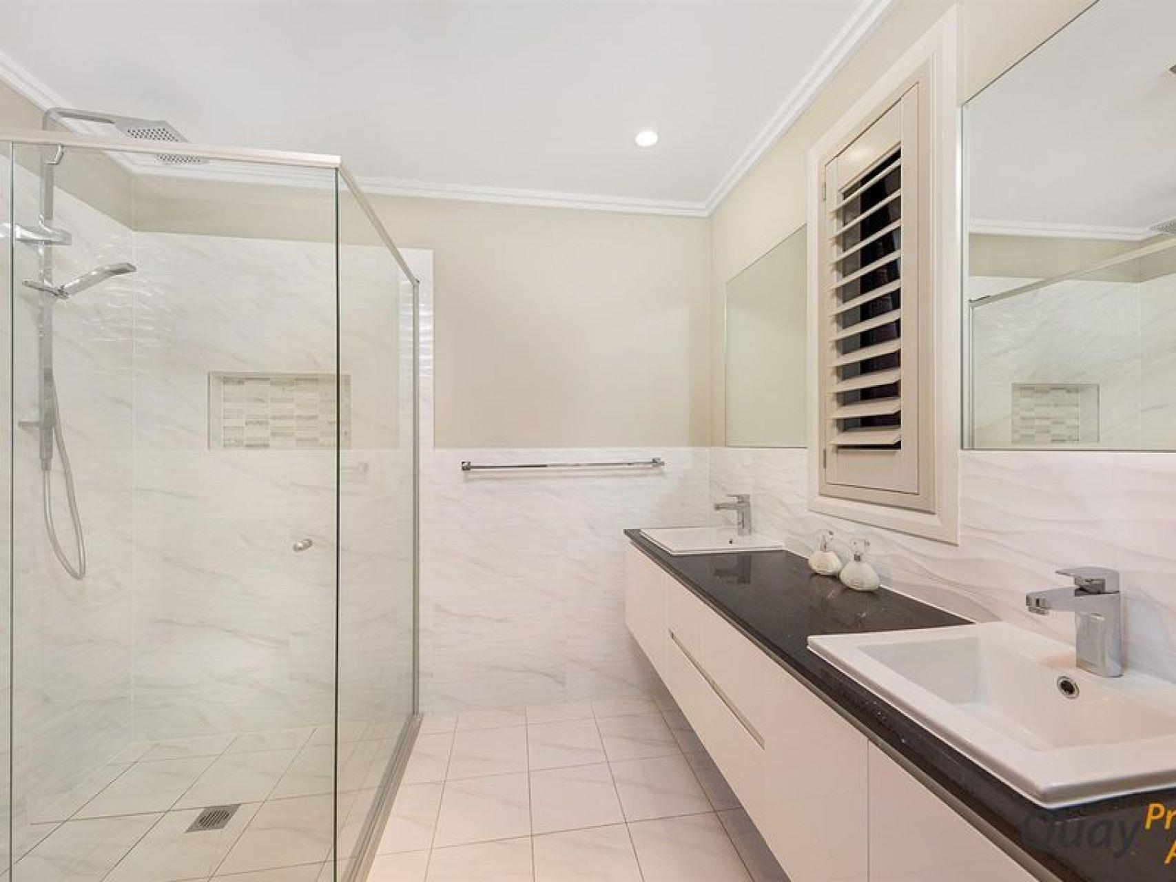 8 Winn Gr, Camden, NSW 2570