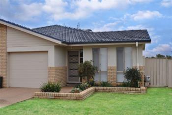 2/8 Mcmillan Pl, Forbes, NSW 2871