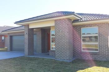 152 Lakeside Pde, Jordan Springs, NSW 2747